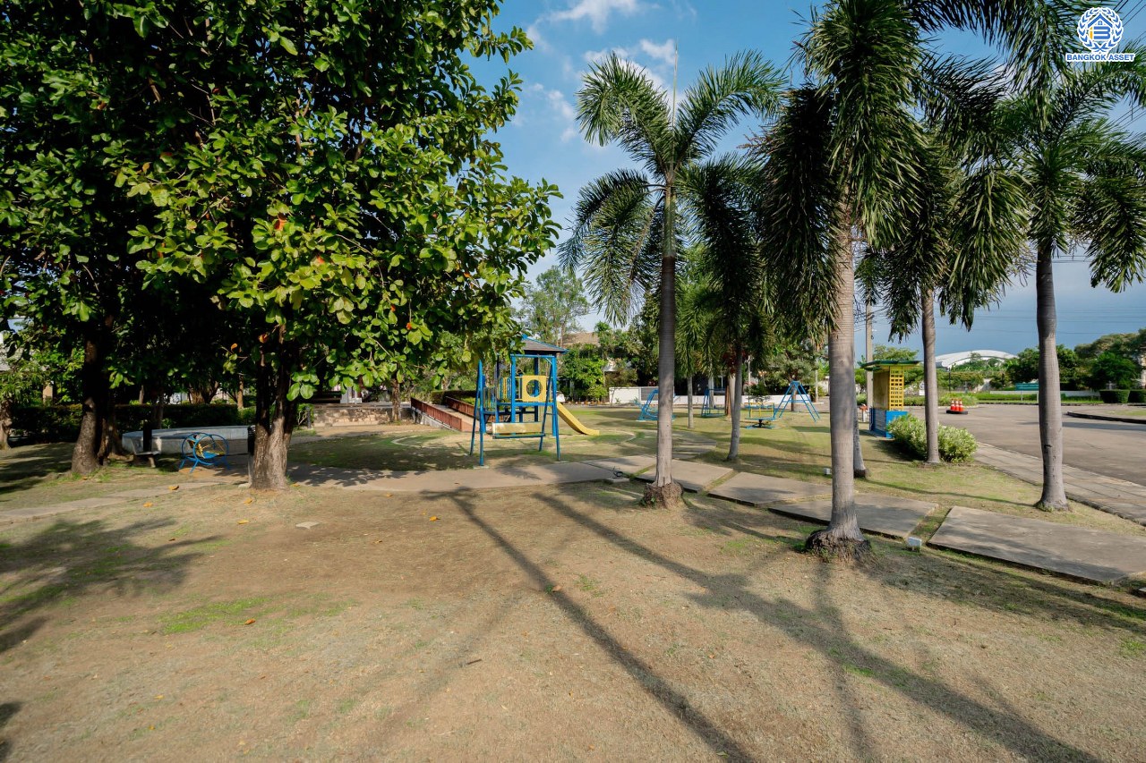 บ้านมือสองตกแต่งใหม่ โครงการ พฤกษ์ลดา พุทธสาคร แบรนด์ LH รองรับทุกความสุข เนื้อที่ 53.1 ตร.ว. ฟังก์ชัน 3 ห้องนอน 2 ห้องน้ำ จอดรถได้ 2 คัน บนทำเลใกล้ The Mall บางแค และเชื่อมต่อถนนเพชรเกษม, ถนนพุทธมณฑลสาย4 ใกล้โครงการรถไฟฟ้าสายสีน้ำเงิน "สถานีหลักสอง"